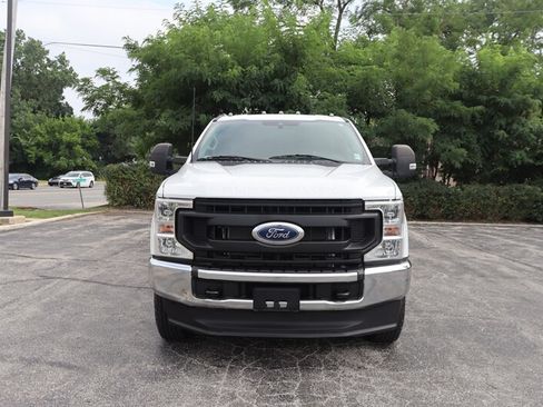 Used 2022 Ford F250 XL w/ Power Equipment Group AWD/4WD image 2