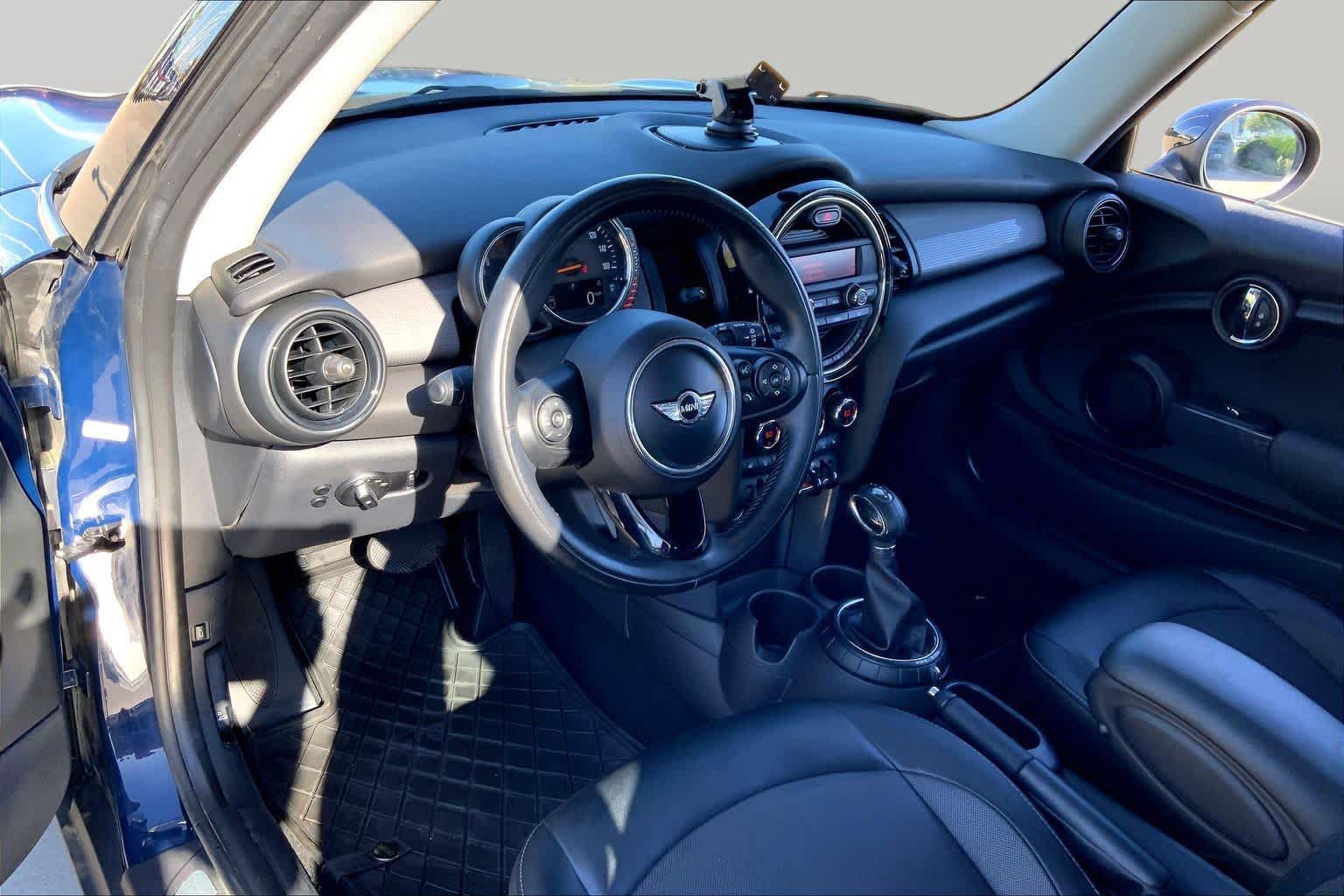 Used 2016 MINI Cooper 2-Door Hardtop FWD image 16
