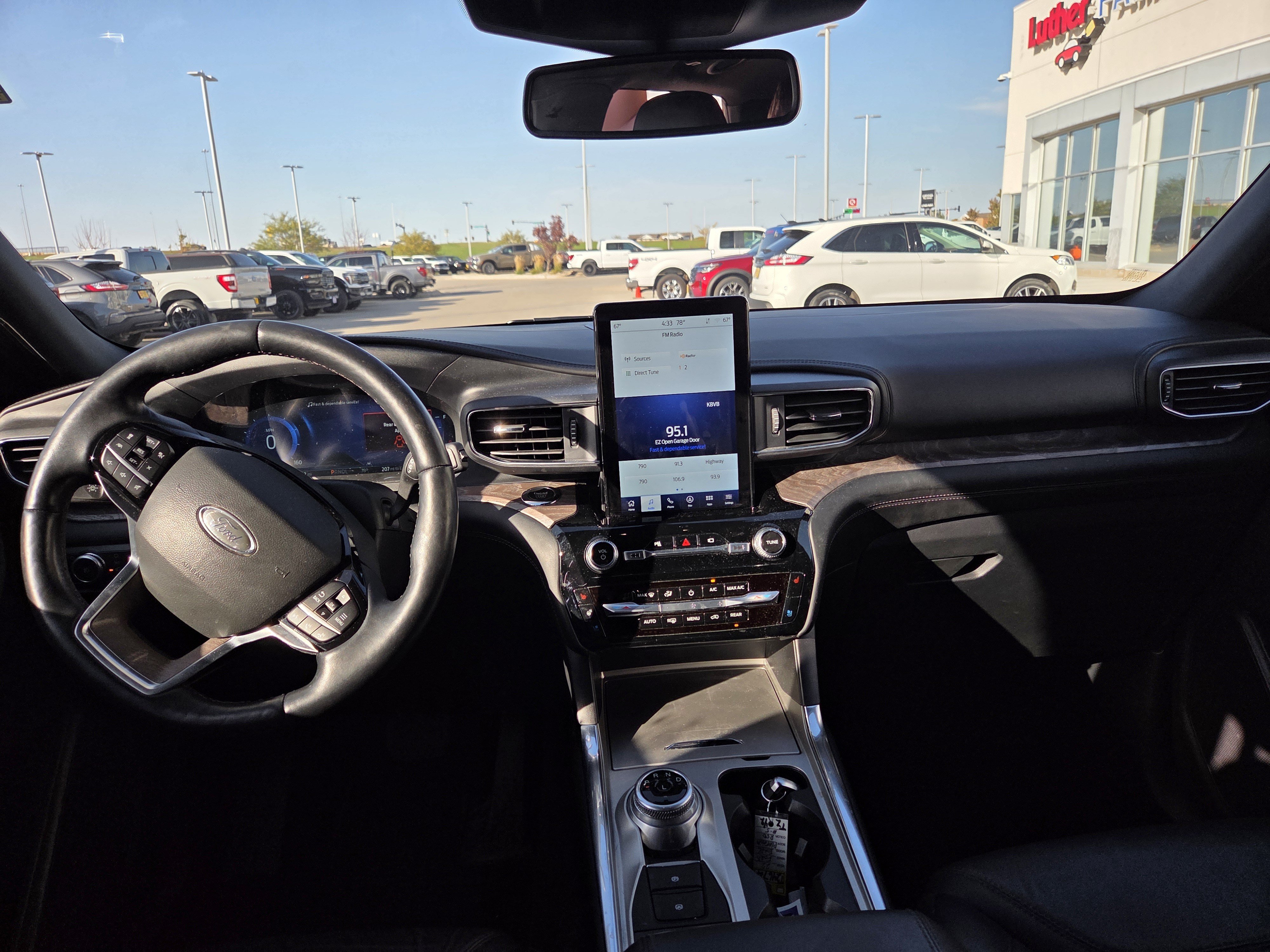 Used 2022 Ford Explorer Platinum w/ Equipment Group 601A AWD/4WD image 6