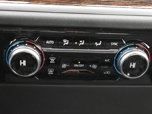 New 2026 GMC Sierra 2500 SLE w/ SLE Convenience Package image 28