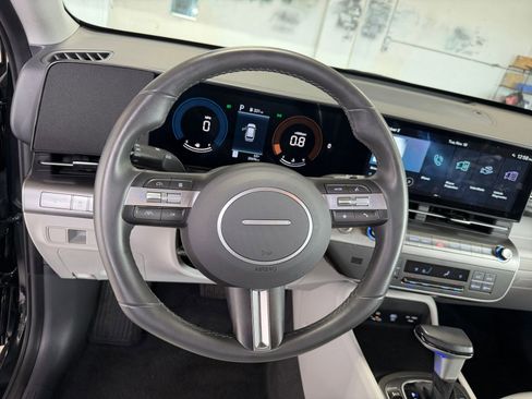 Used 2025 Hyundai Kona SEL image 28