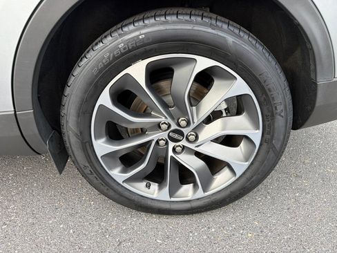 Certified 2022 Lincoln Nautilus Reserve AWD/4WD image 12