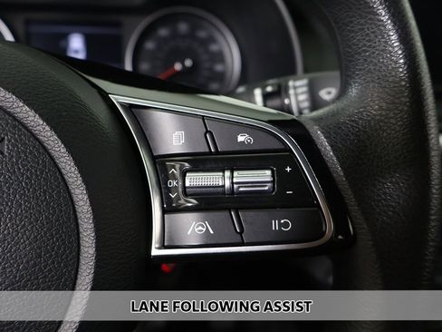 Used 2024 Kia Forte LXS image 3