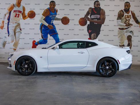 Used 2019 Chevrolet Camaro SS RWD image 16