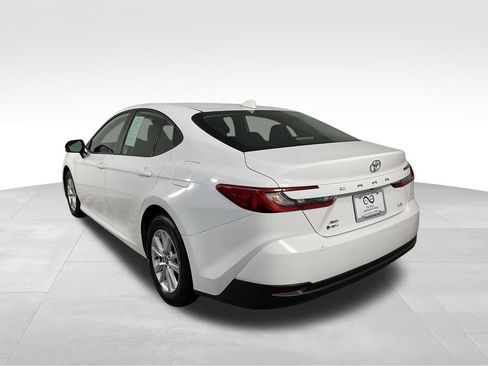 Used 2025 Toyota Camry LE w/ Convenience Package AWD/4WD image 7