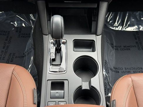 Used 2018 Subaru Outback 3.6R Touring AWD/4WD image 15