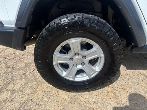 Used 2023 Jeep Wrangler Unlimited Sport AWD/4WD image 9