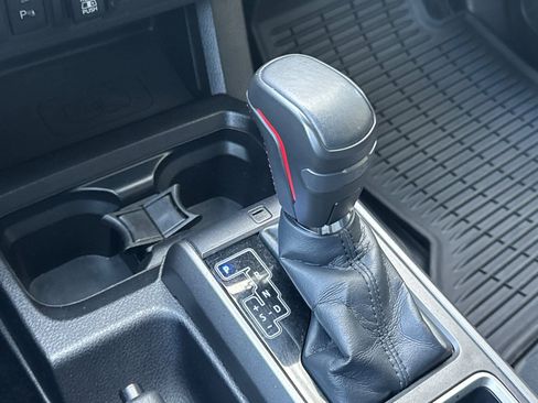 Used 2021 Toyota Tacoma TRD Sport w/ Technology Package image 26