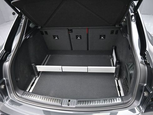 Certified 2023 Porsche Macan GTS image 33