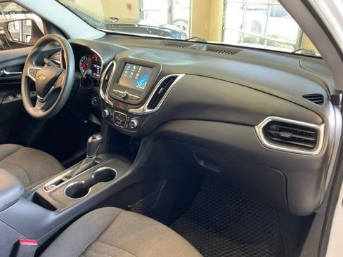 Used 2018 Chevrolet Equinox LT FWD image 18