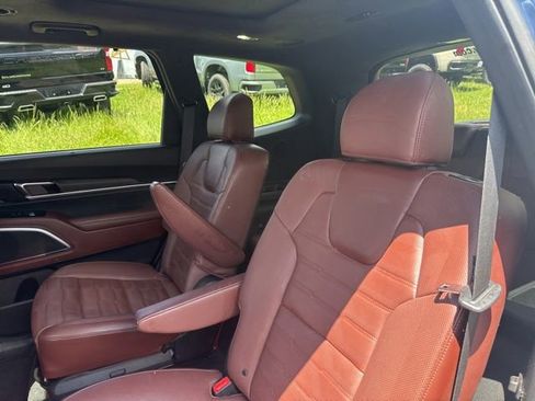 Used 2024 Kia Telluride SX Prestige AWD/4WD image 27
