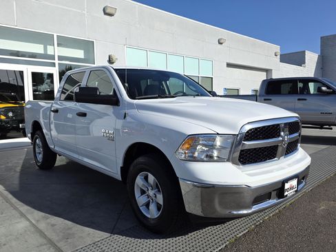 Certified 2023 RAM 1500 Classic SLT w/ Trailer & Traction Group image 6