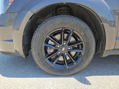 Used 2020 Dodge Journey SE w/ SE Popular Equipment Group FWD image 30
