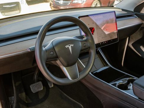 Used 2020 Tesla Model Y Long Range image 10