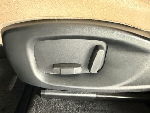 Used 2018 Jaguar F-PACE Premium AWD/4WD image 13