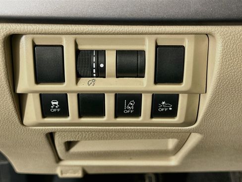 Used 2019 Subaru Outback 2.5i Premium AWD/4WD image 16