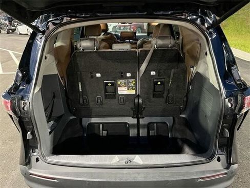 Used 2024 Toyota Sienna XLE image 31