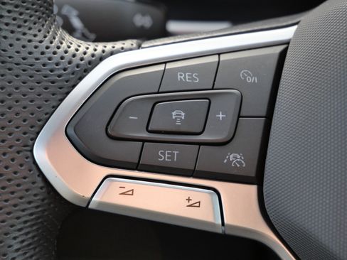 Certified 2023 Volkswagen Atlas Cross Sport SEL Premium R-Line image 32