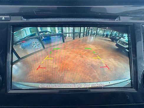 Used 2020 Nissan Rogue S image 18