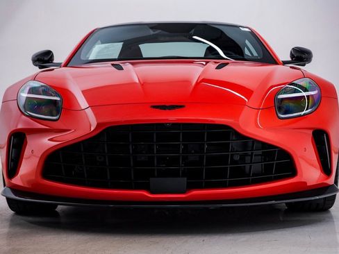 Used 2025 Aston Martin V8 Vantage Coupe image 5