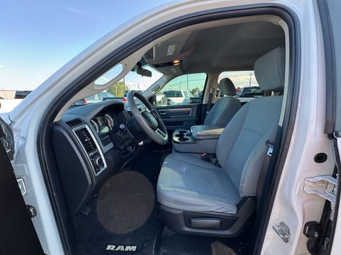 Used 2019 RAM 1500 Classic SLT image 18