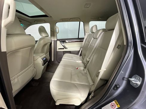 Used 2017 Lexus GX 460 Premium w/ Premium Package image 25