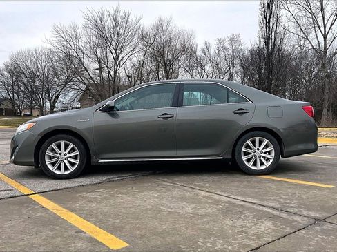 Used 2013 Toyota Camry XLE image 7