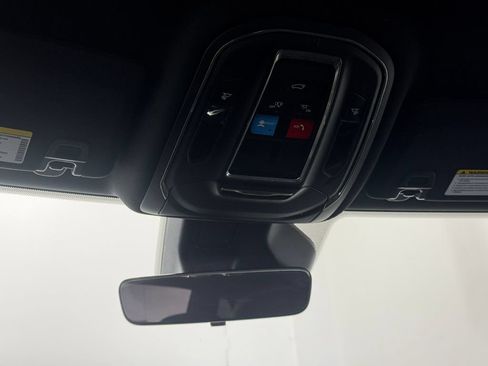Used 2025 Jeep Grand Cherokee Altitude AWD/4WD image 32