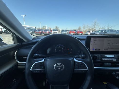 Used 2024 Toyota Grand Highlander XLE image 17