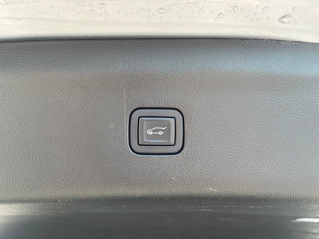 Used 2024 Buick Enclave Essence w/ Technology Package AWD/4WD image 9