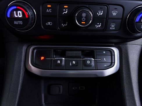 Used 2021 GMC Acadia SLE w/ Elevation Edition FWD image 19