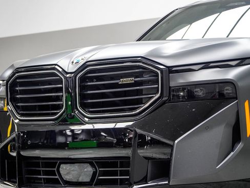 Used 2023 BMW XM image 2