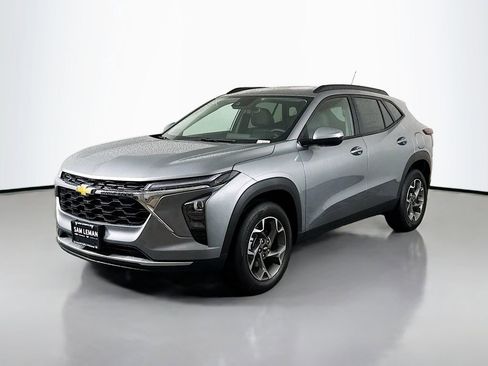 New 2026 Chevrolet Trax LT w/ Driver Confidence Package FWD image 3