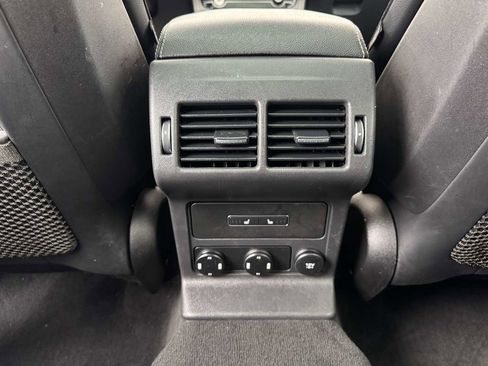 Used 2019 Jaguar F-PACE S image 21