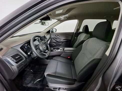 Used 2023 Nissan Rogue SV image 16