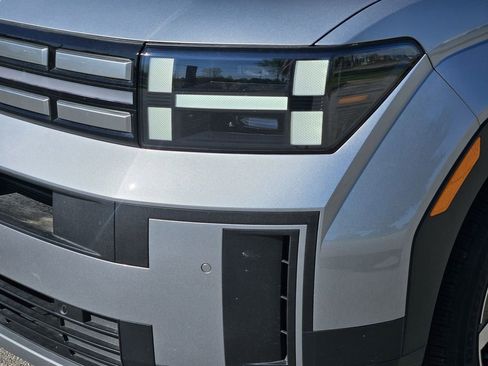 Used 2025 Hyundai Santa Fe SEL FWD image 5