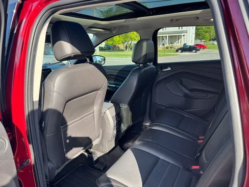 Used 2015 Ford Escape Titanium FWD image 27