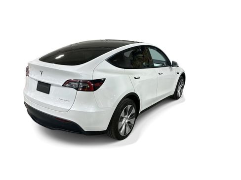 Certified 2023 Tesla Model Y Long Range AWD/4WD image 6