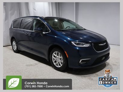 Used 2023 Chrysler Pacifica Touring-L