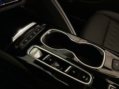 Used 2023 Buick Envision Avenir image 23