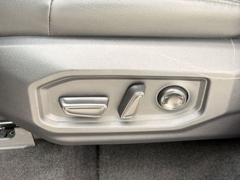 Used 2023 Toyota Tundra Limited w/ Power Package AWD/4WD image 14