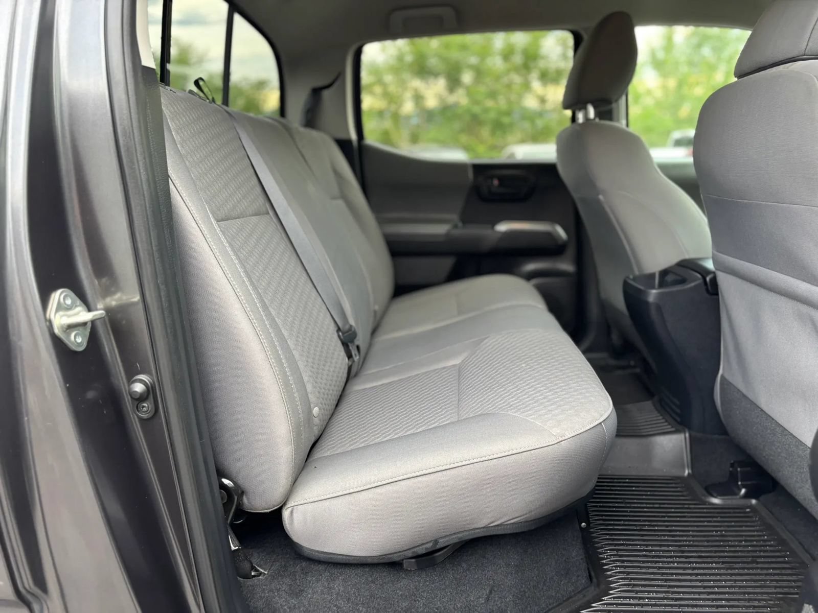 Used 2020 Toyota Tacoma SR5 AWD/4WD image 20