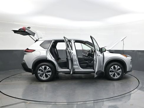 Used 2023 Nissan Rogue SV image 42