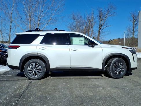 New 2026 Nissan Pathfinder SV image 3
