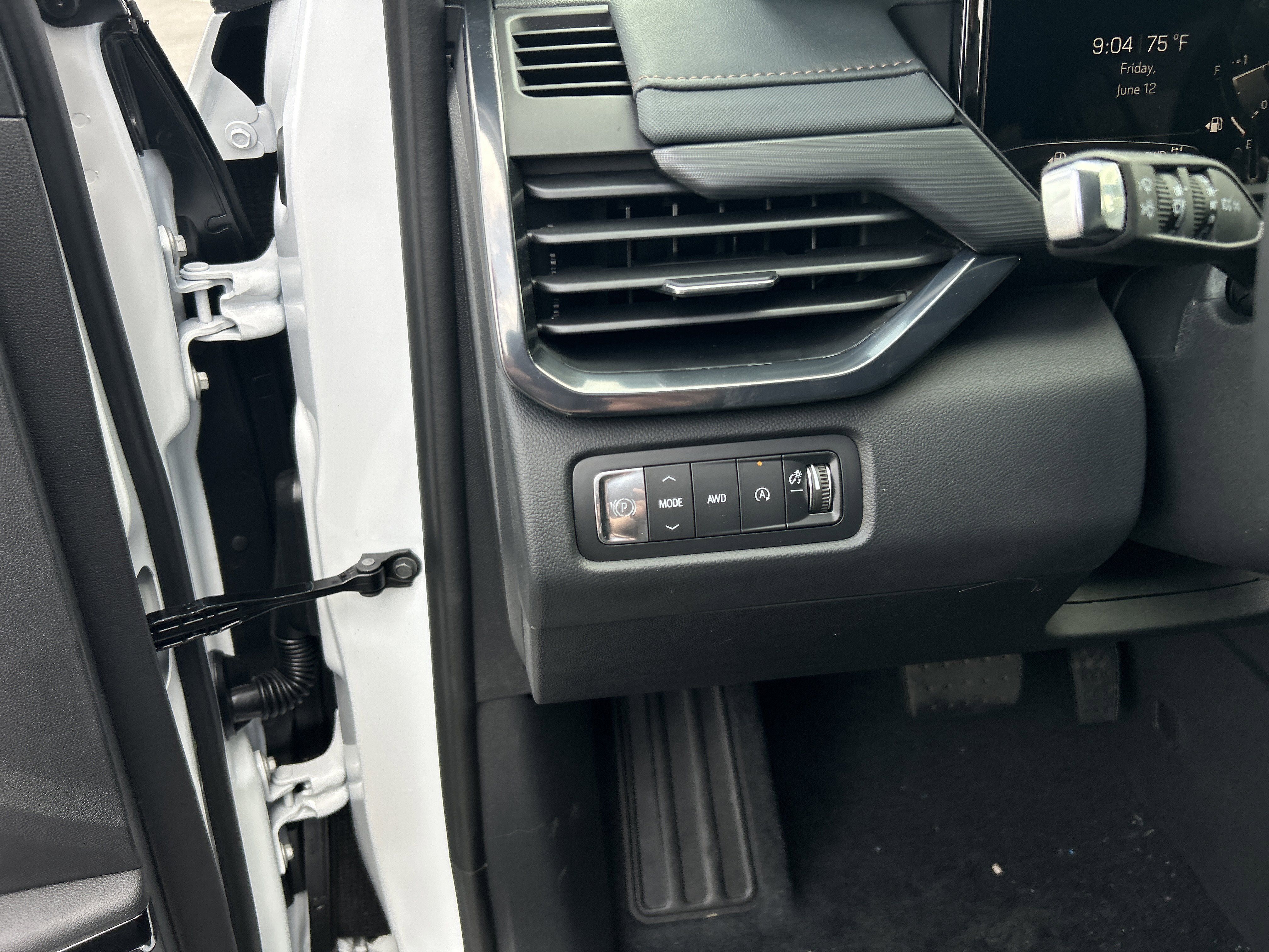 New 2026 GMC Acadia AT4 w/ Luxury Package AWD/4WD image 22