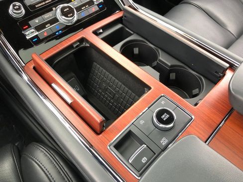 Used 2022 Lincoln Navigator Reserve image 24