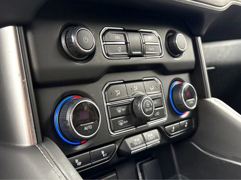 Used 2024 Chevrolet Tahoe LT RWD image 12