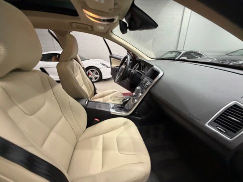 Used 2016 Volvo XC60 T5 Premier image 32