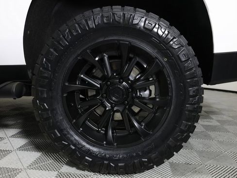 Used 2026 Chevrolet Suburban Z71 w/ Comfort Package image 48