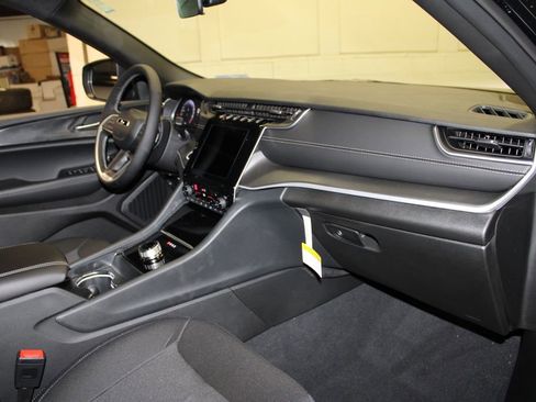 New 2026 Jeep Grand Cherokee Laredo X AWD/4WD image 23